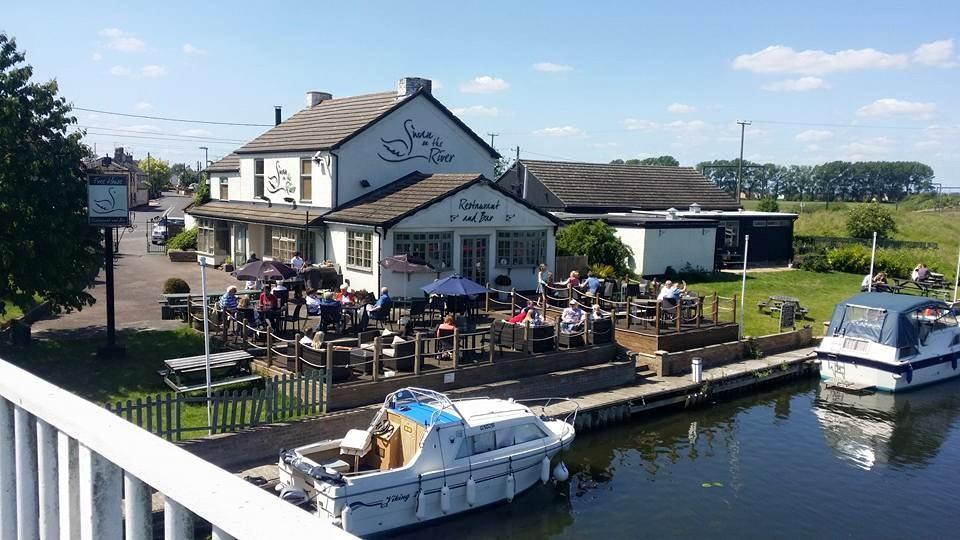 Hôtel The Swan On The River à Ely Extérieur photo